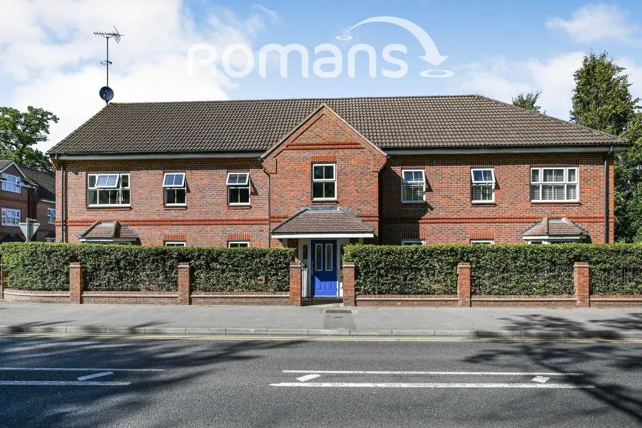 2 bed flat to rent, Talavera Close, Crowthorne, RG45