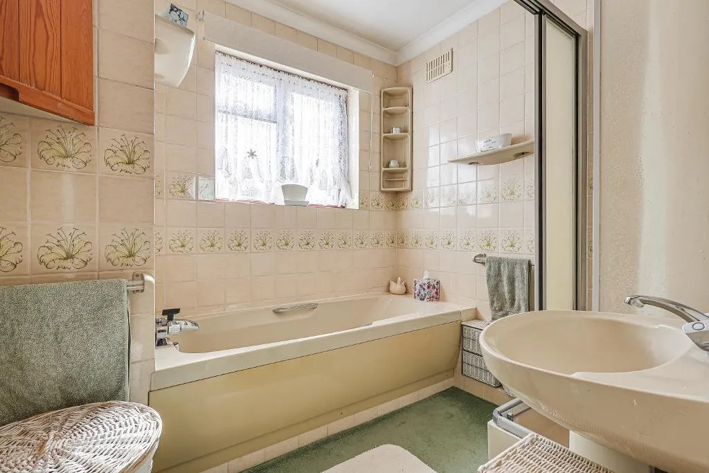 Langley Oaks Avenue, Sanderstead, photo 12