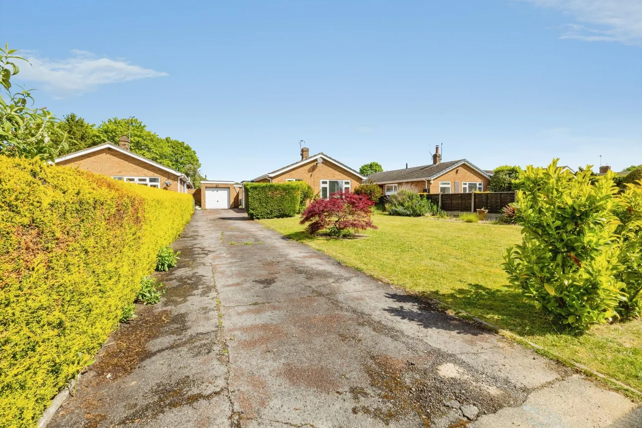 3 bed house for sale, Chapel Lane, Navenby, LN5