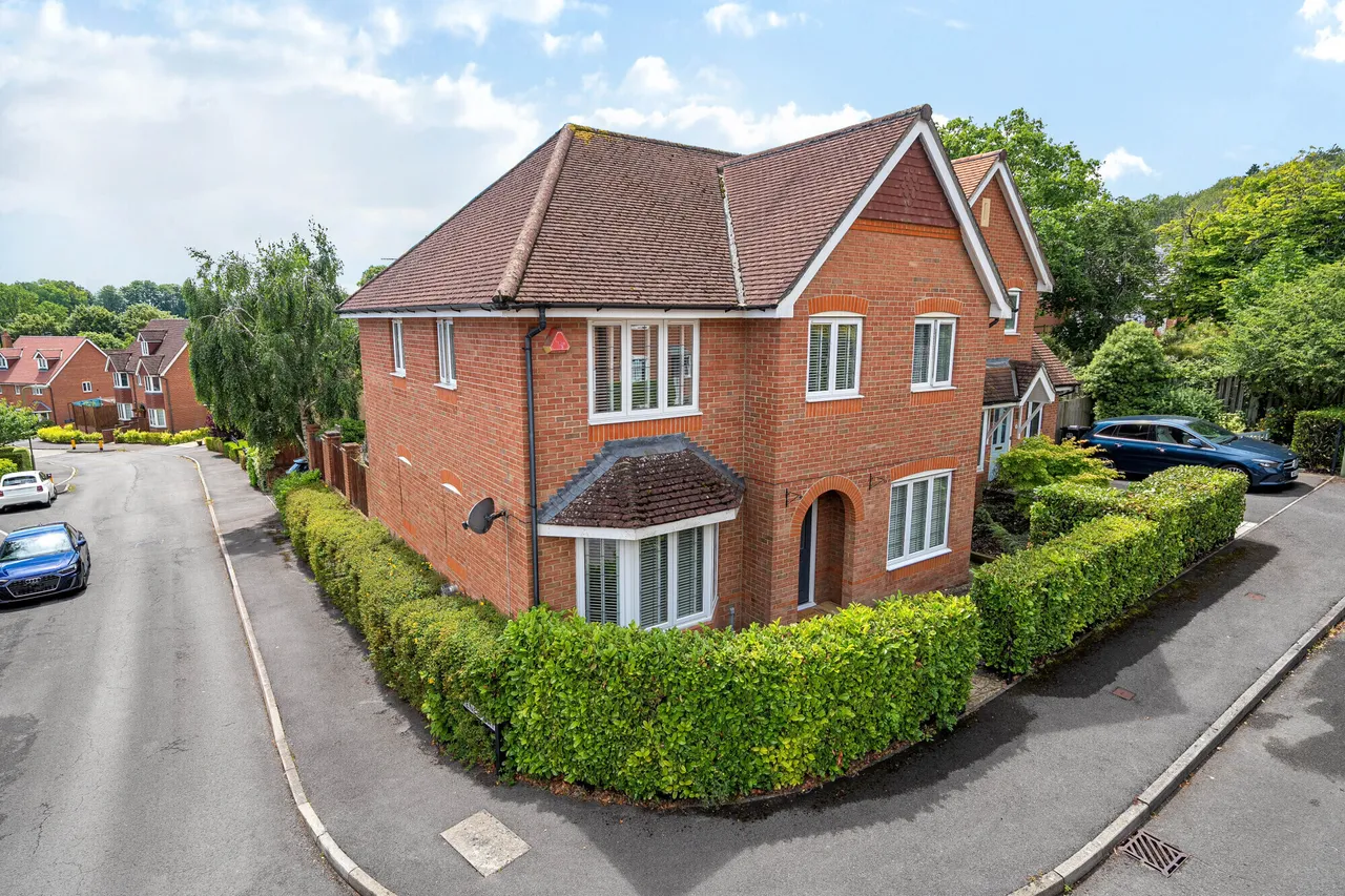 4 bed house for sale — Burnham Road, Alton, GU34