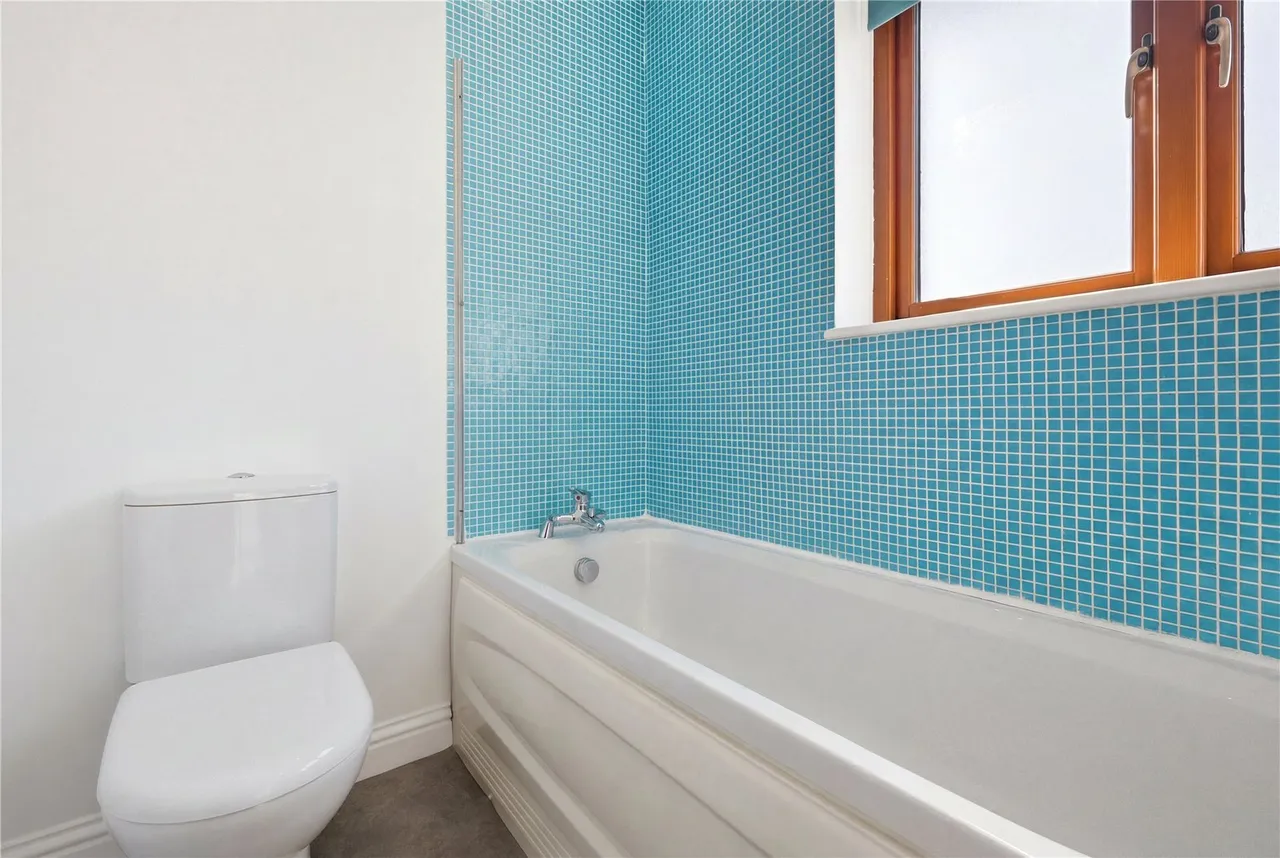Warren Road, Southfleet, DA13, photo 13