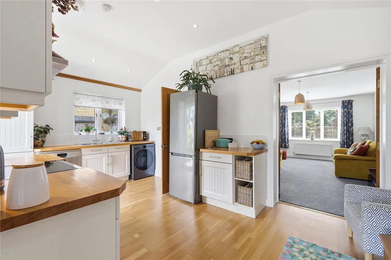 Warren Road, Southfleet, DA13, photo 23