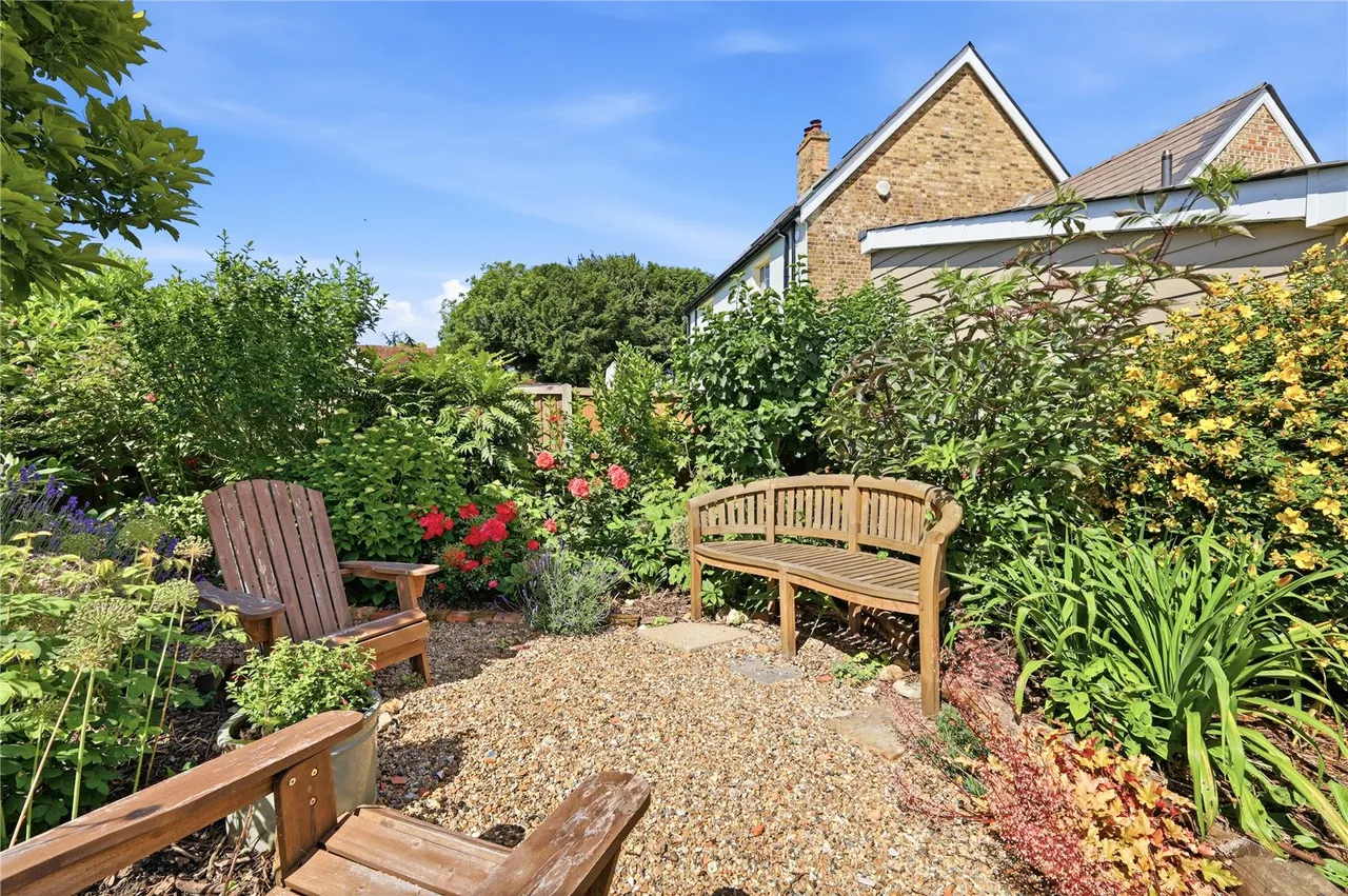 Warren Road, Southfleet, DA13, photo 8