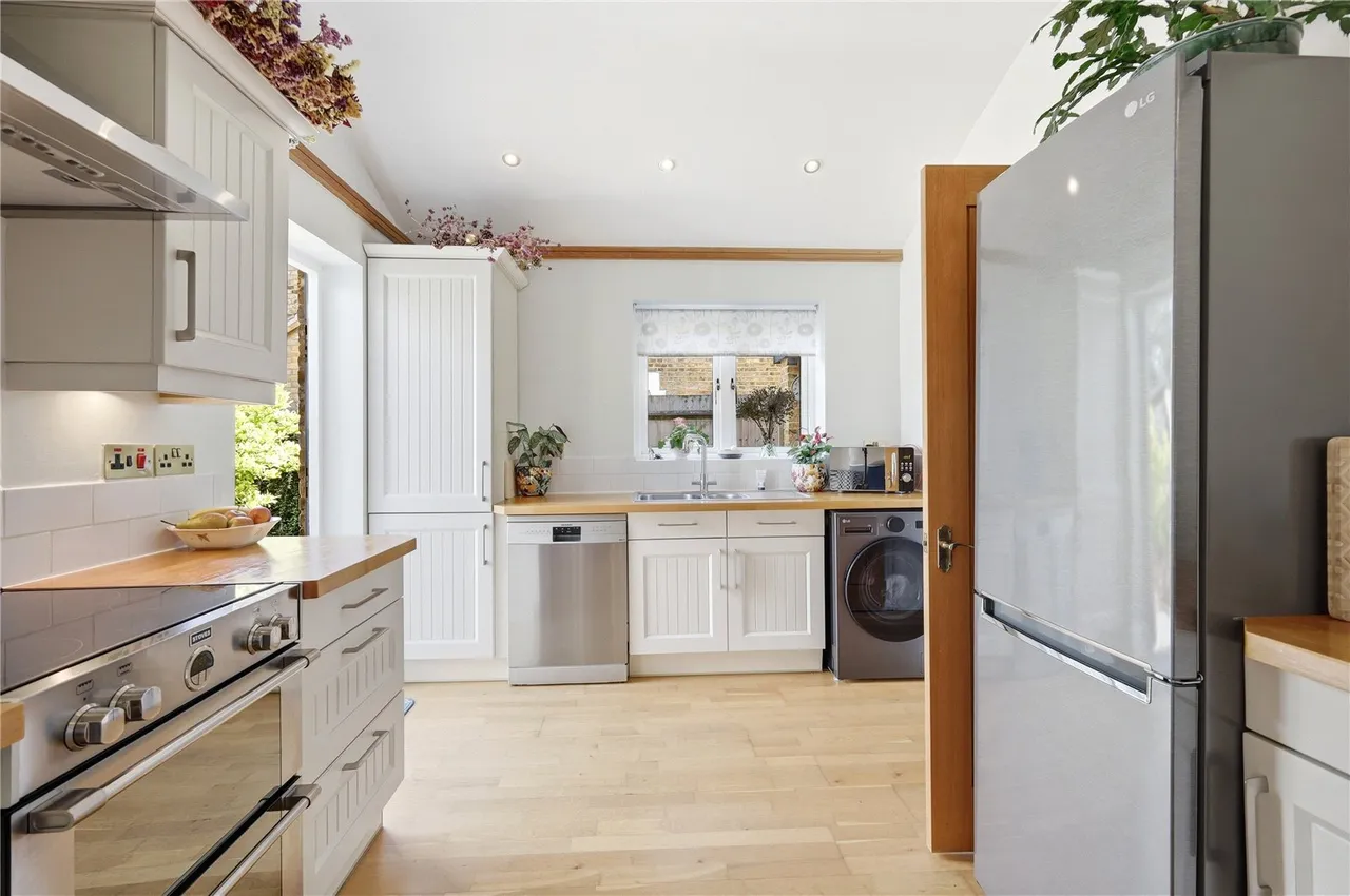 Warren Road, Southfleet, DA13, photo 22