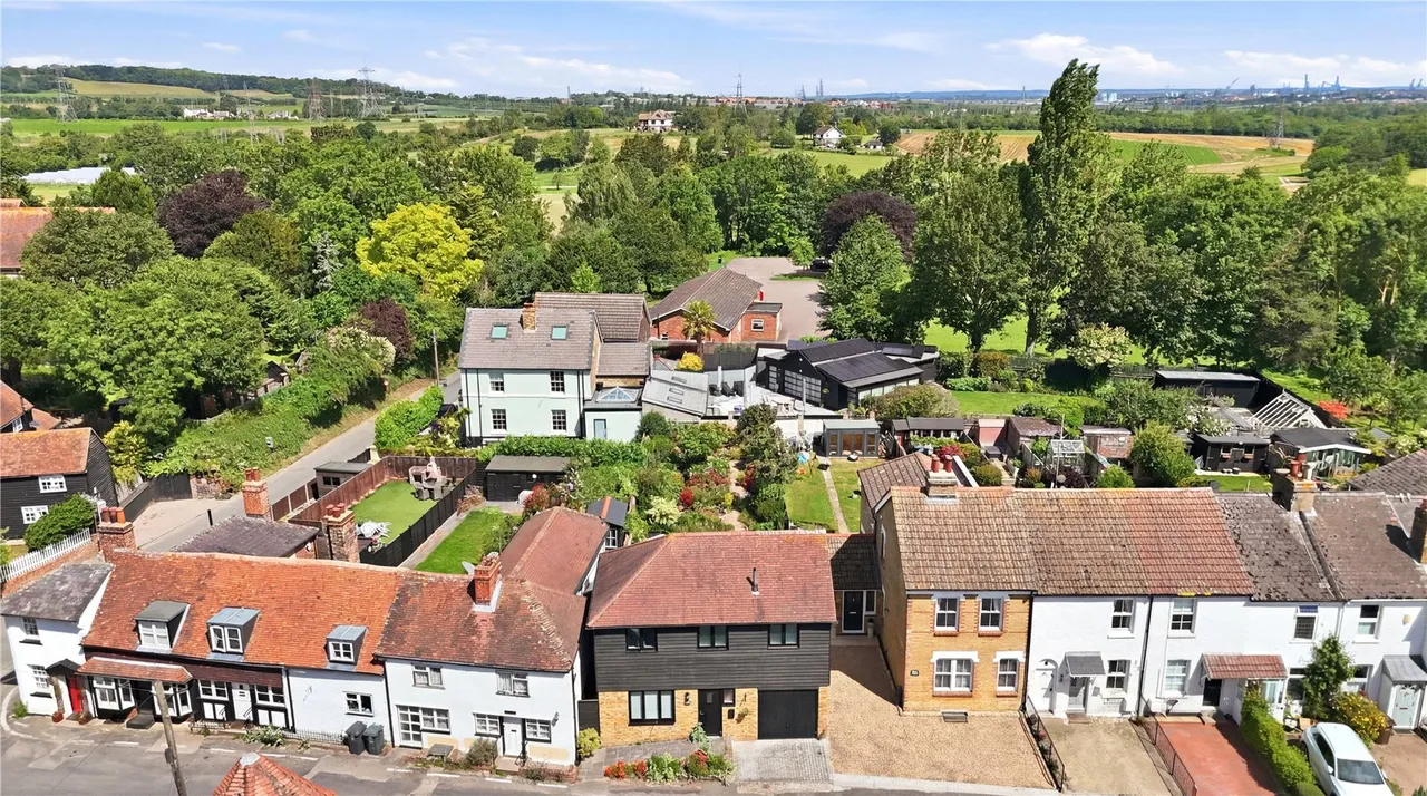Warren Road, Southfleet, DA13, photo 32