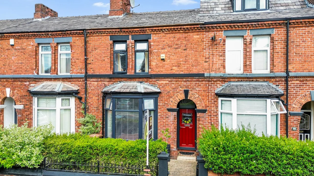 3 bed house for sale — Dentons Green Lane, Dentons Green, St. Helens, St. Helens, WA10 6RY