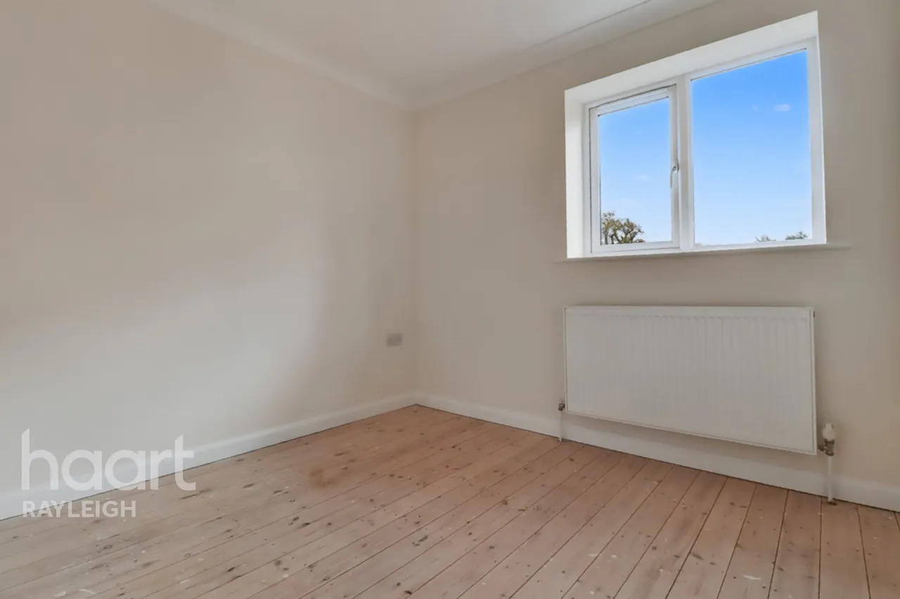 Fairview Crescent, Rayleigh, SS6, photo 4