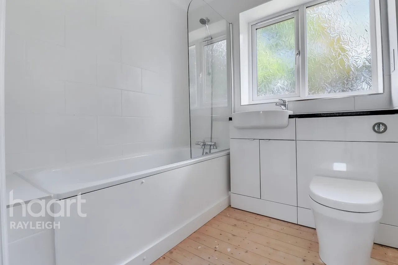 Fairview Crescent, Rayleigh, SS6, photo 7