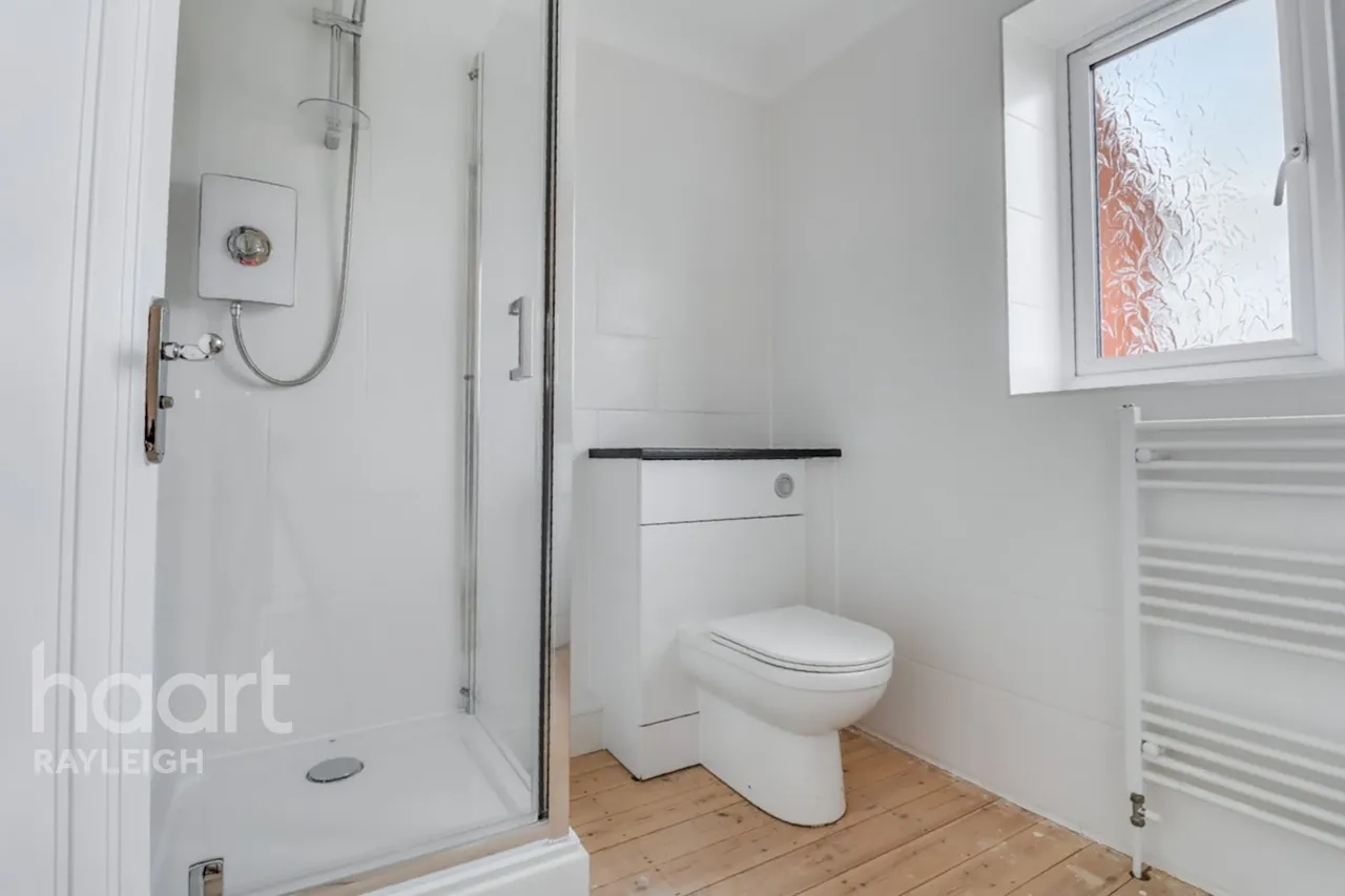 Fairview Crescent, Rayleigh, SS6, photo 5