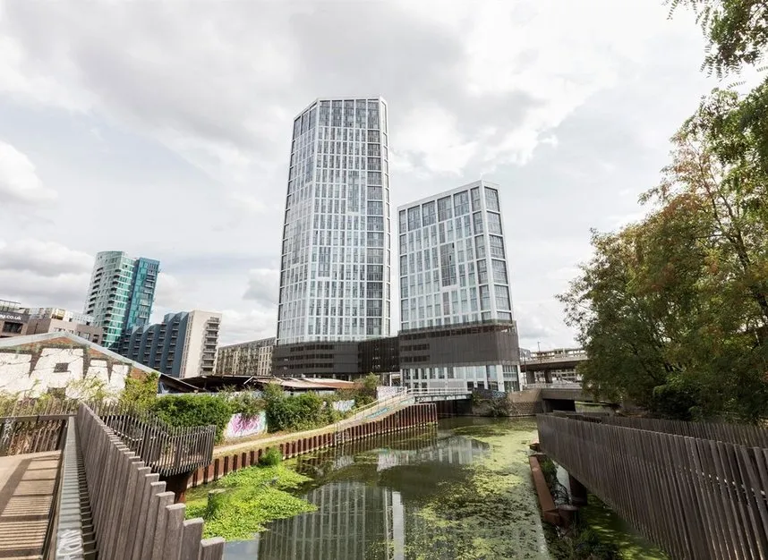 2 bed flat to rent, Sky View Tower, Stratford, E15
