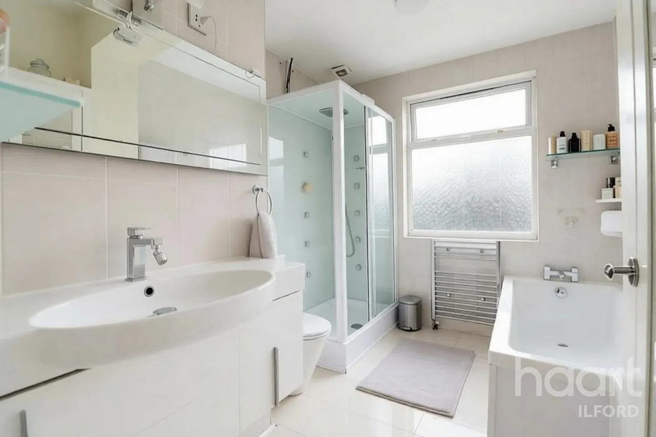 Vaughan Gardens, Ilford, IG1, photo 21
