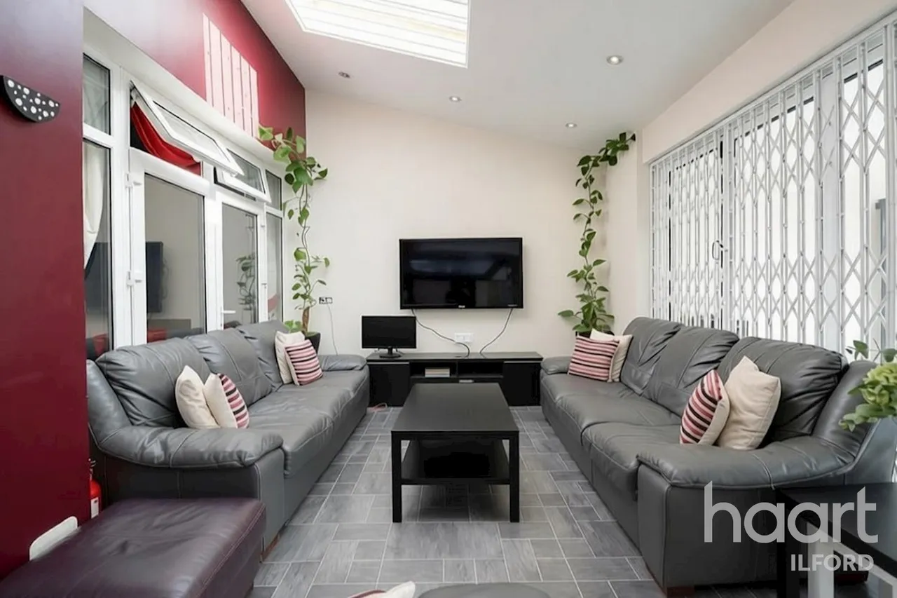 Vaughan Gardens, Ilford, IG1, photo 13