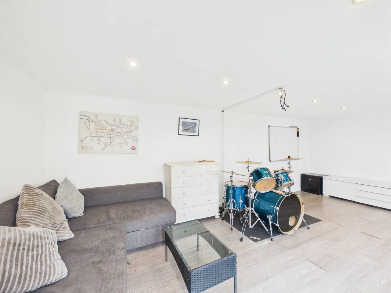 Ashview Gardens, Ashford, TW15, photo 14