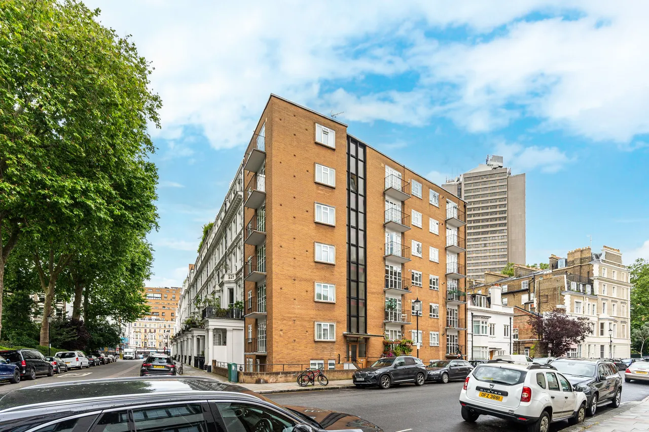 flat for sale — Flat 6, 65 Courtfield Gardens, London