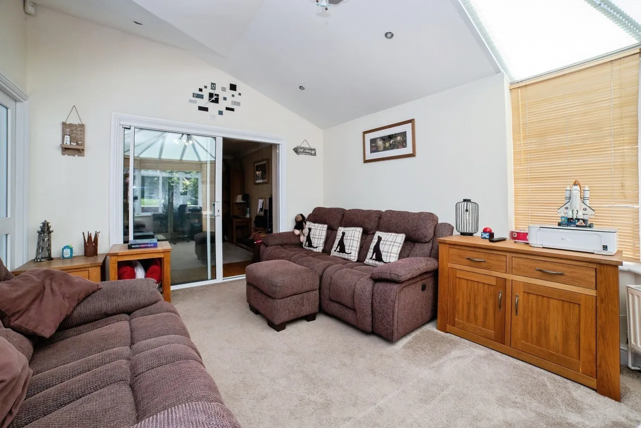 Lindhurst Lane, Mansfield, Nottinghamshire, NG18, photo 8