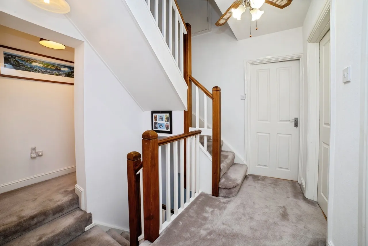 Lindhurst Lane, Mansfield, Nottinghamshire, NG18, photo 31