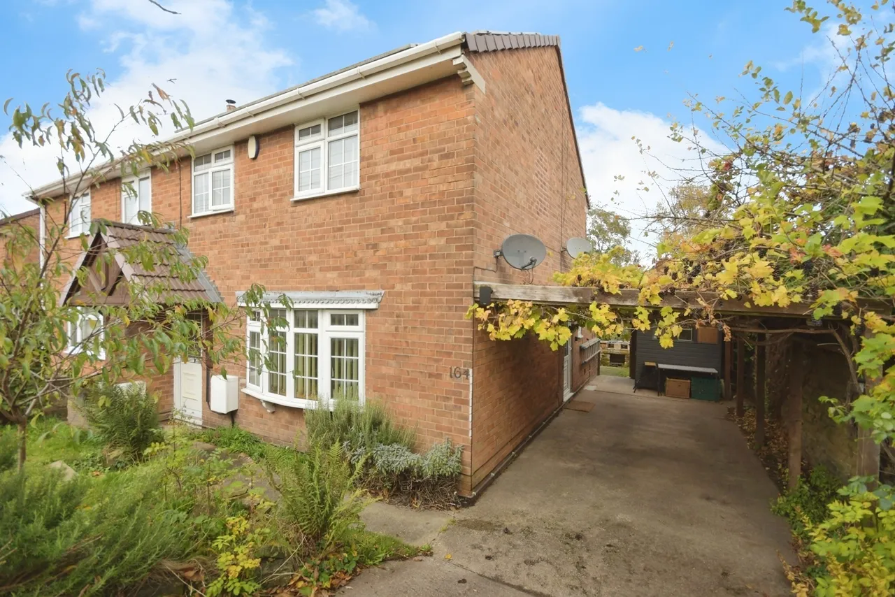 3 bed house for sale — Queen Victoria Road, New Tupton, Chesterfield, Derbyshire, S42