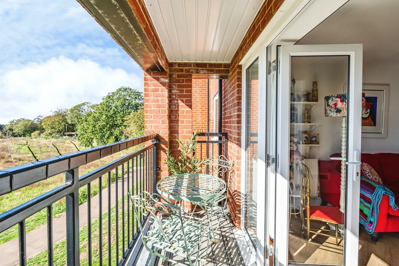 Newlands Place, Seaford, BN25, photo 18