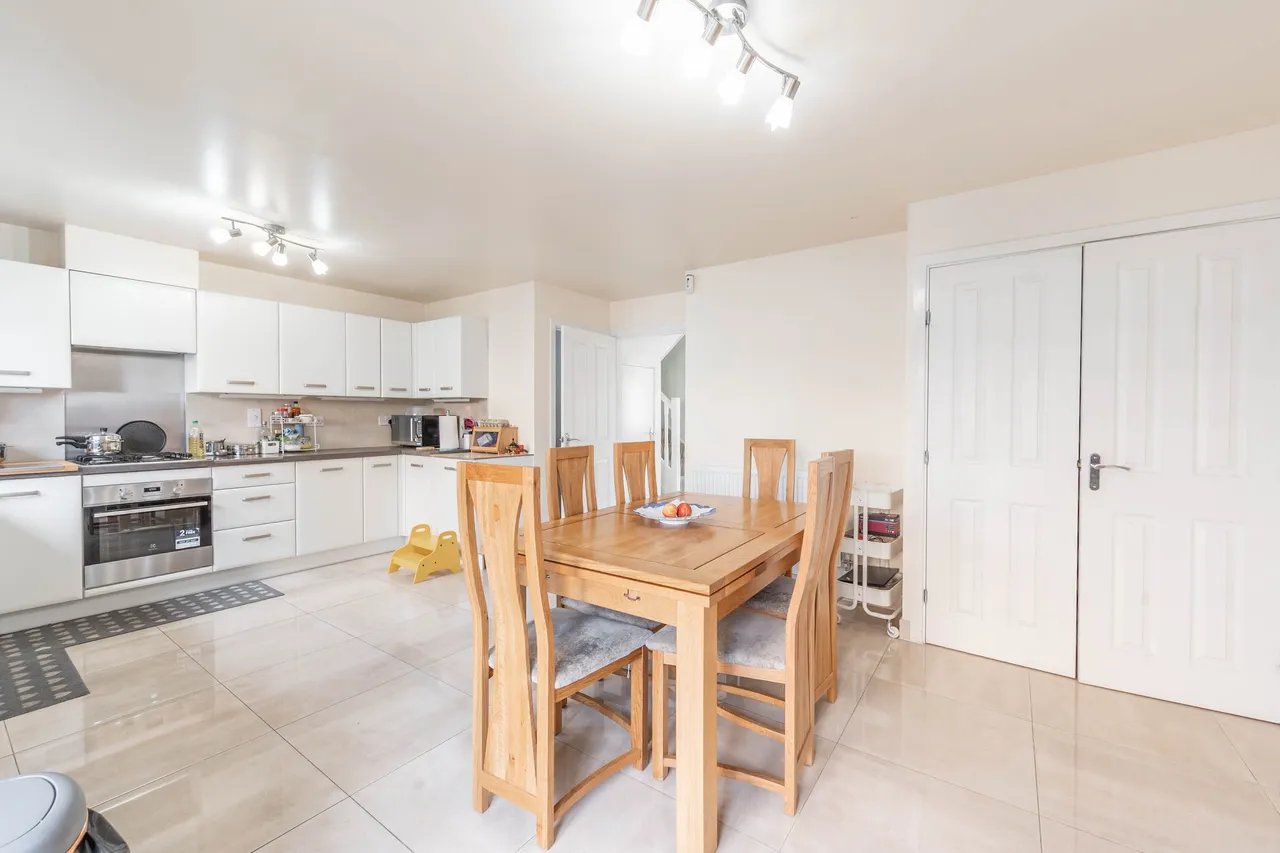 12 Lange Road, HARROW, photo 4