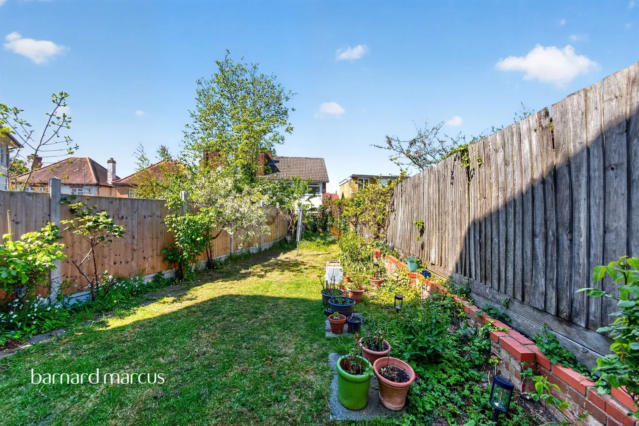 Woodside Lane, London, N12, photo 4