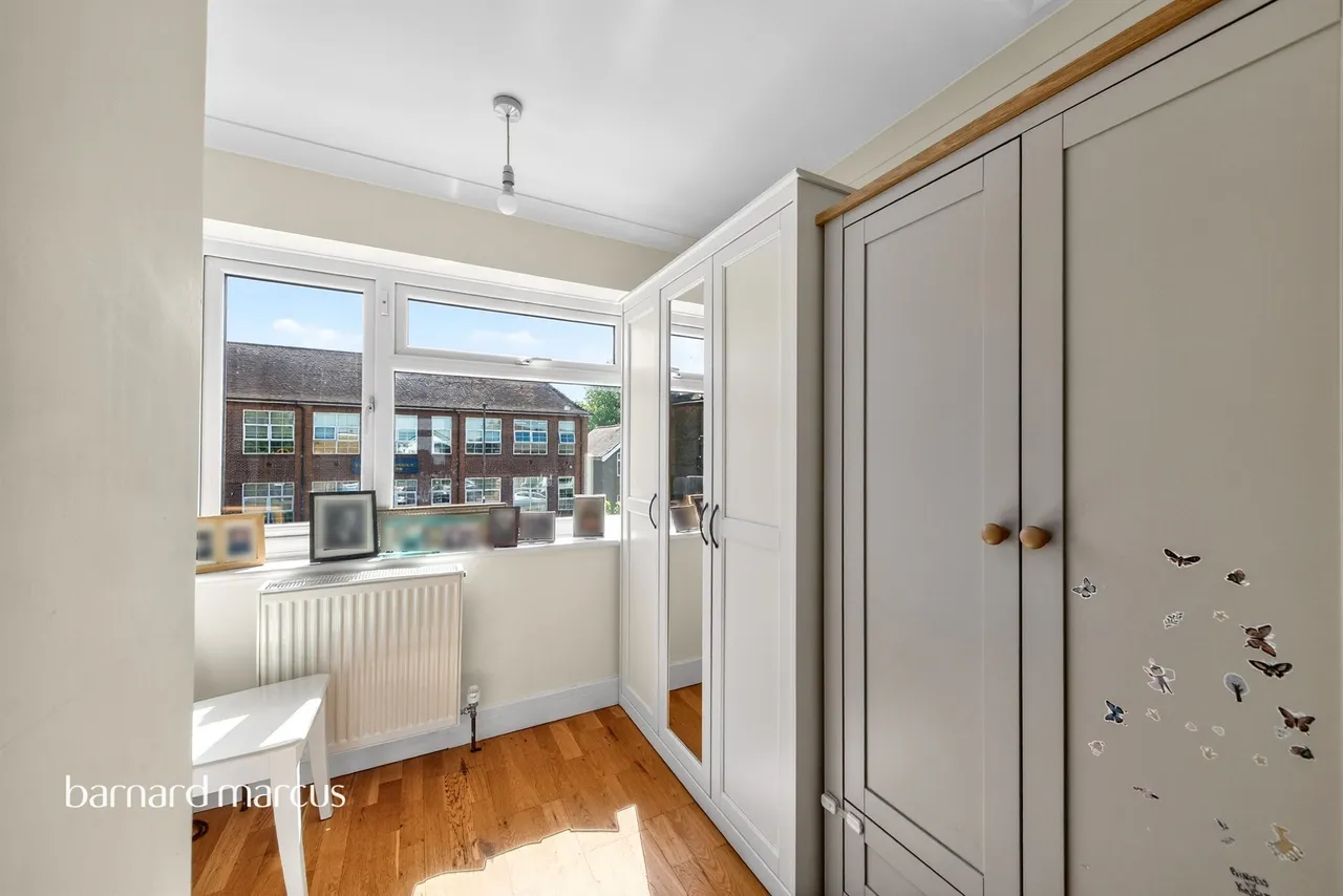 Woodside Lane, London, N12, photo 10