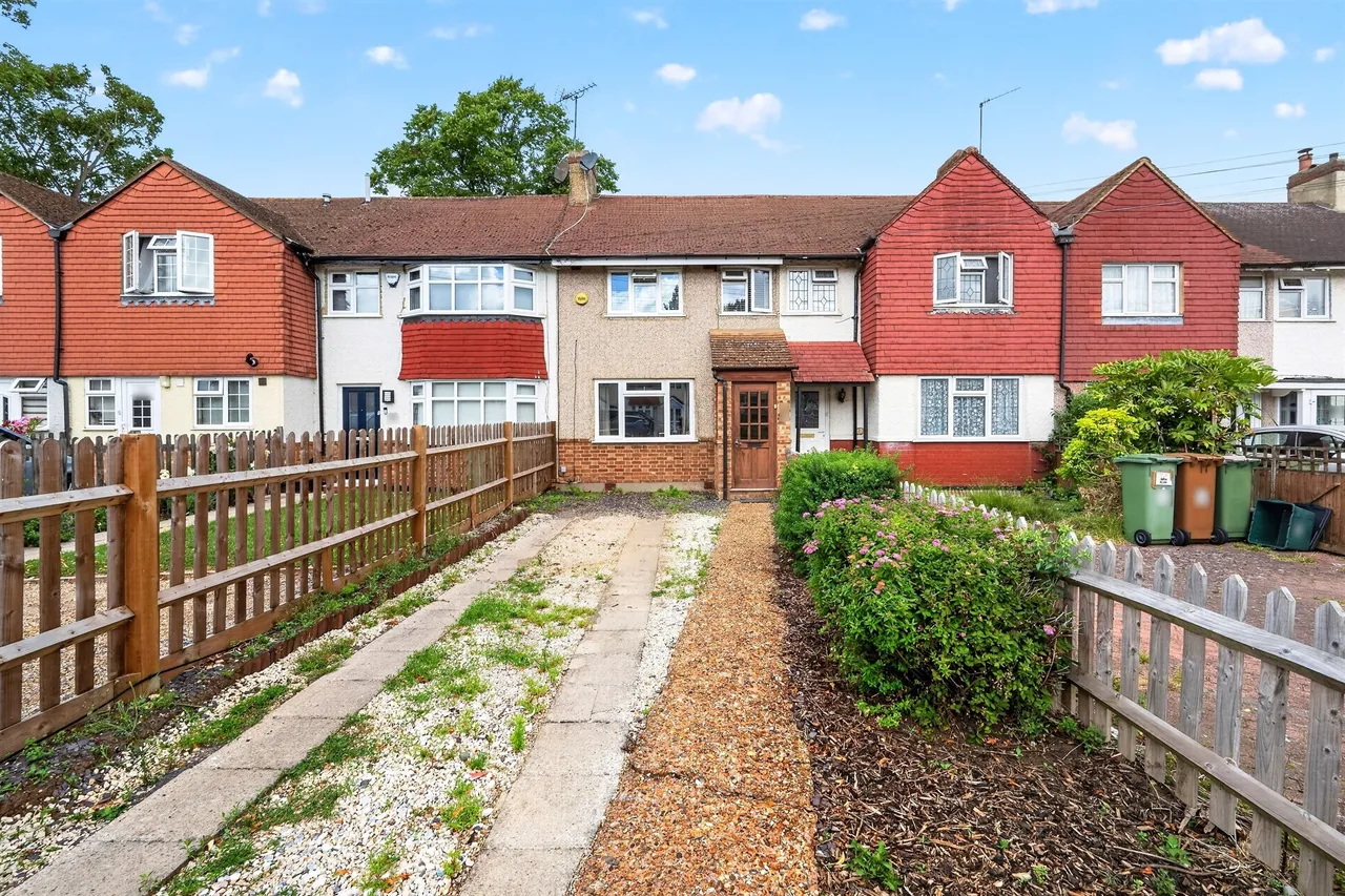 2 bed house for sale — Lindsay Road, Worcester Park