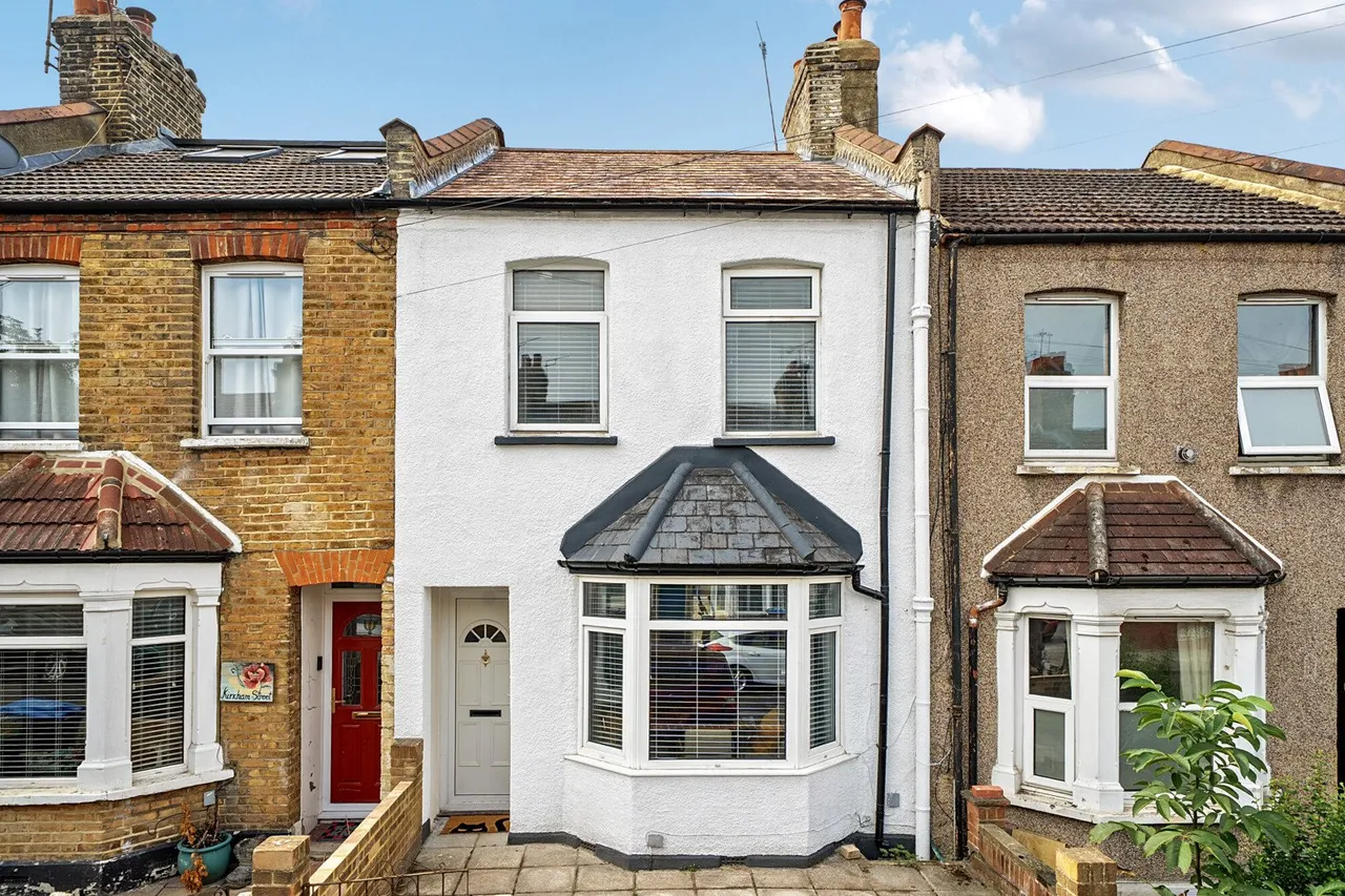 2 bed house for sale — Kirkham Street, SE18