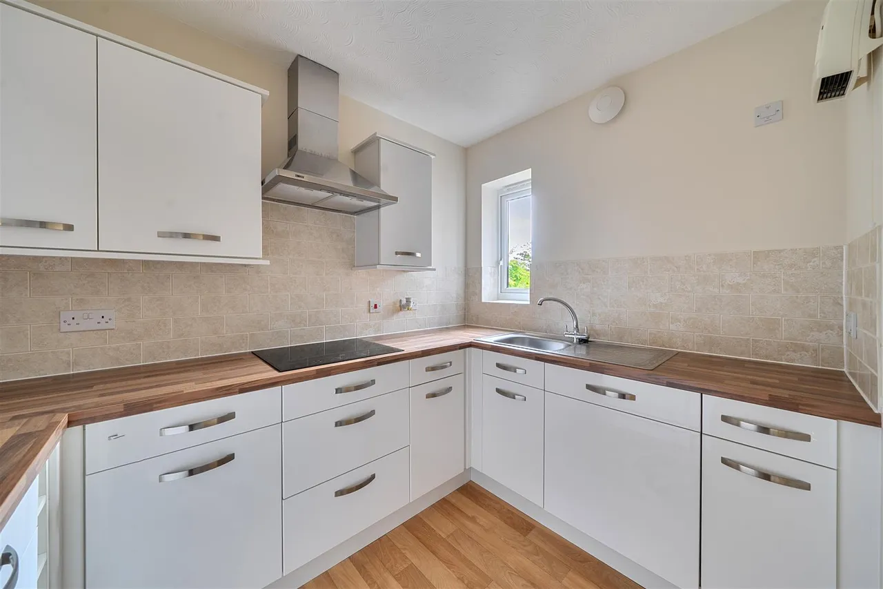 St. Peters Road, Portishead, BS20, photo 6