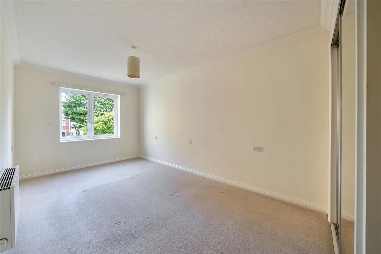 St. Peters Road, Portishead, BS20, photo 8