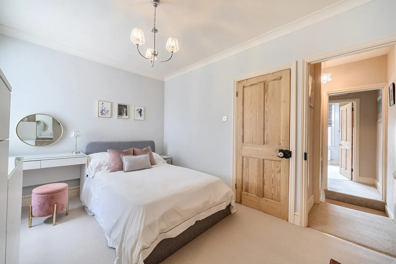 High Street, Northwood, HA6, photo 15