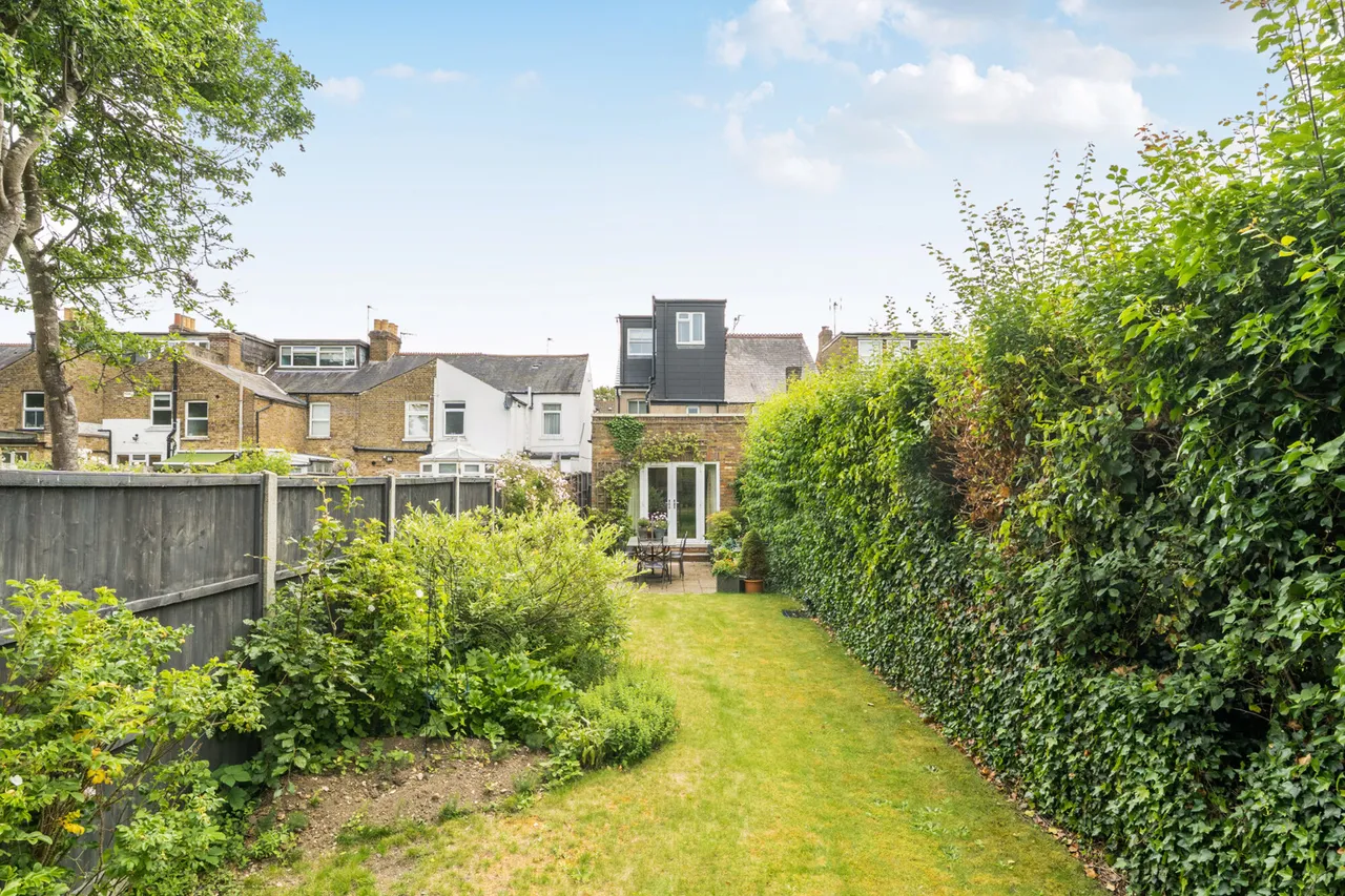 High Street, Northwood, HA6, photo 22