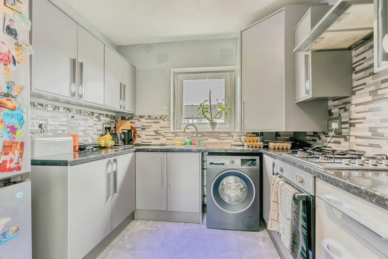 Venice Avenue, Burnley, Lancashire, BB11, photo 2