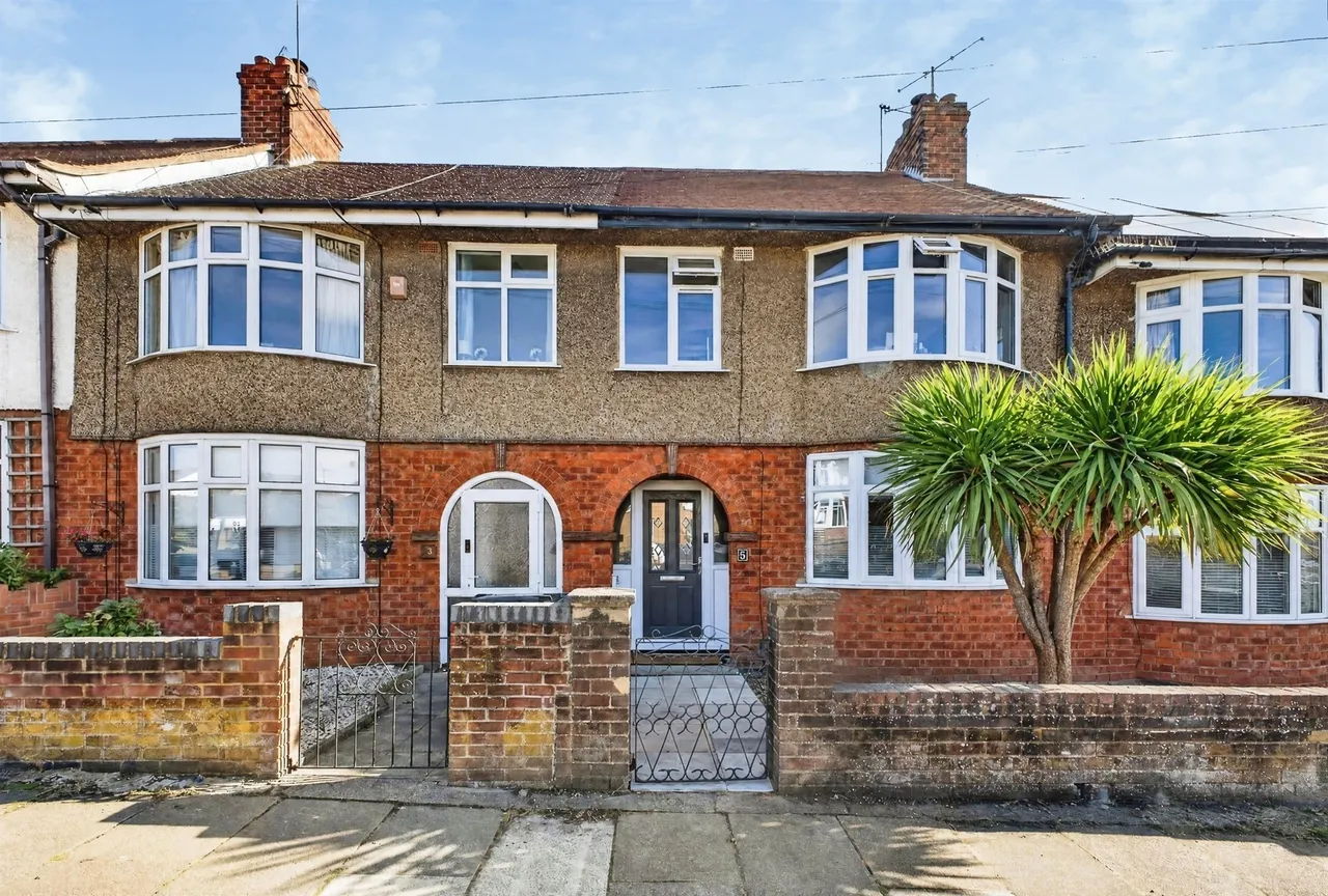 3 bed house for sale, Thornton Road, Northampton, NN2