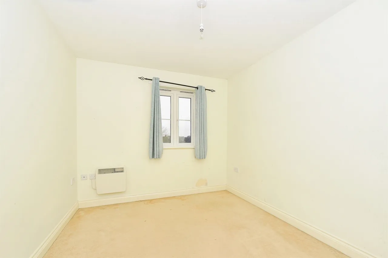 Horsham Road, Swindon, SN3, photo 7