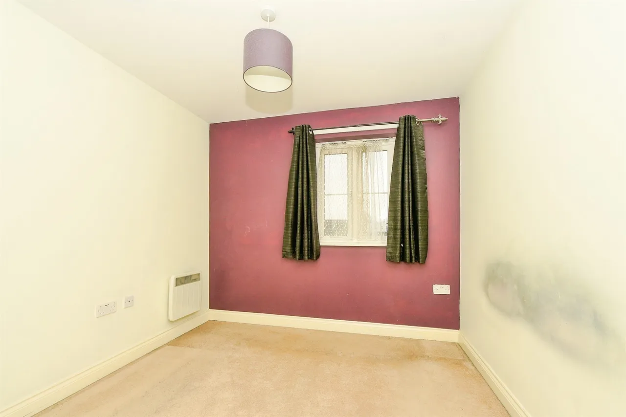 Horsham Road, Swindon, SN3, photo 9