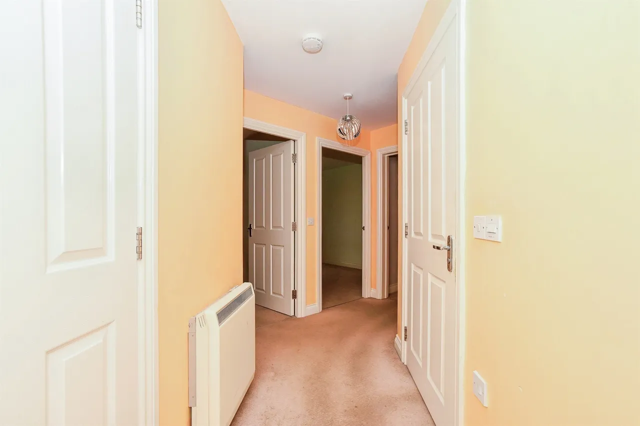 Horsham Road, Swindon, SN3, photo 4