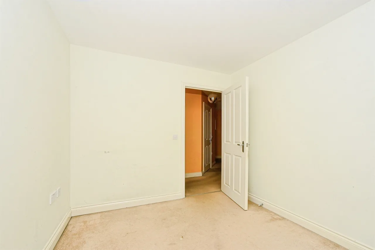 Horsham Road, Swindon, SN3, photo 8