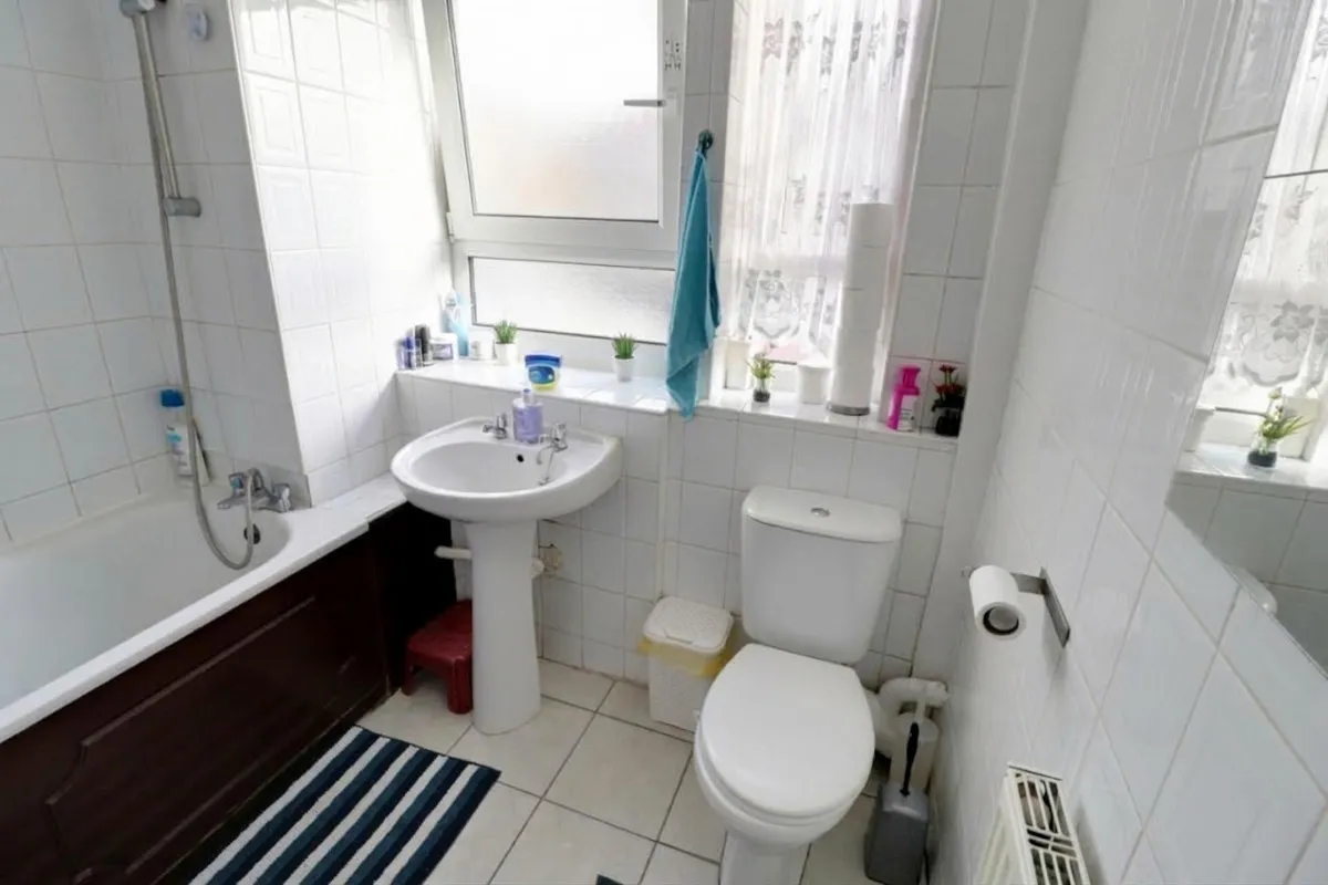 Barking Road, London, E6, photo 6