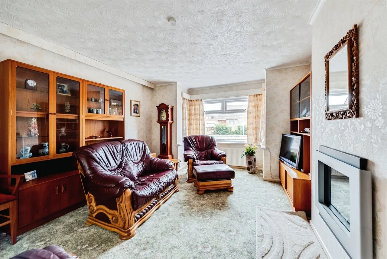 Weedon Road, Swindon, photo 2