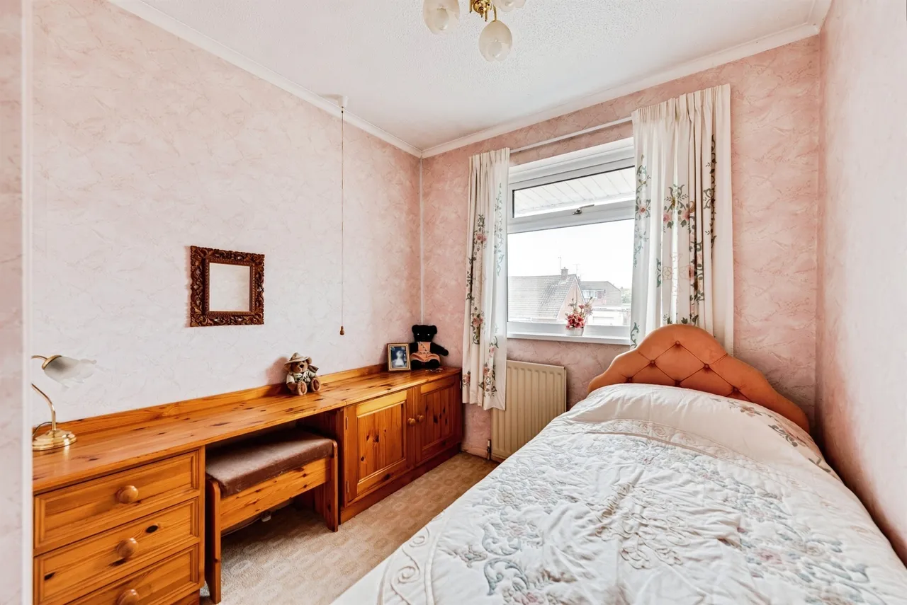Weedon Road, Swindon, photo 11