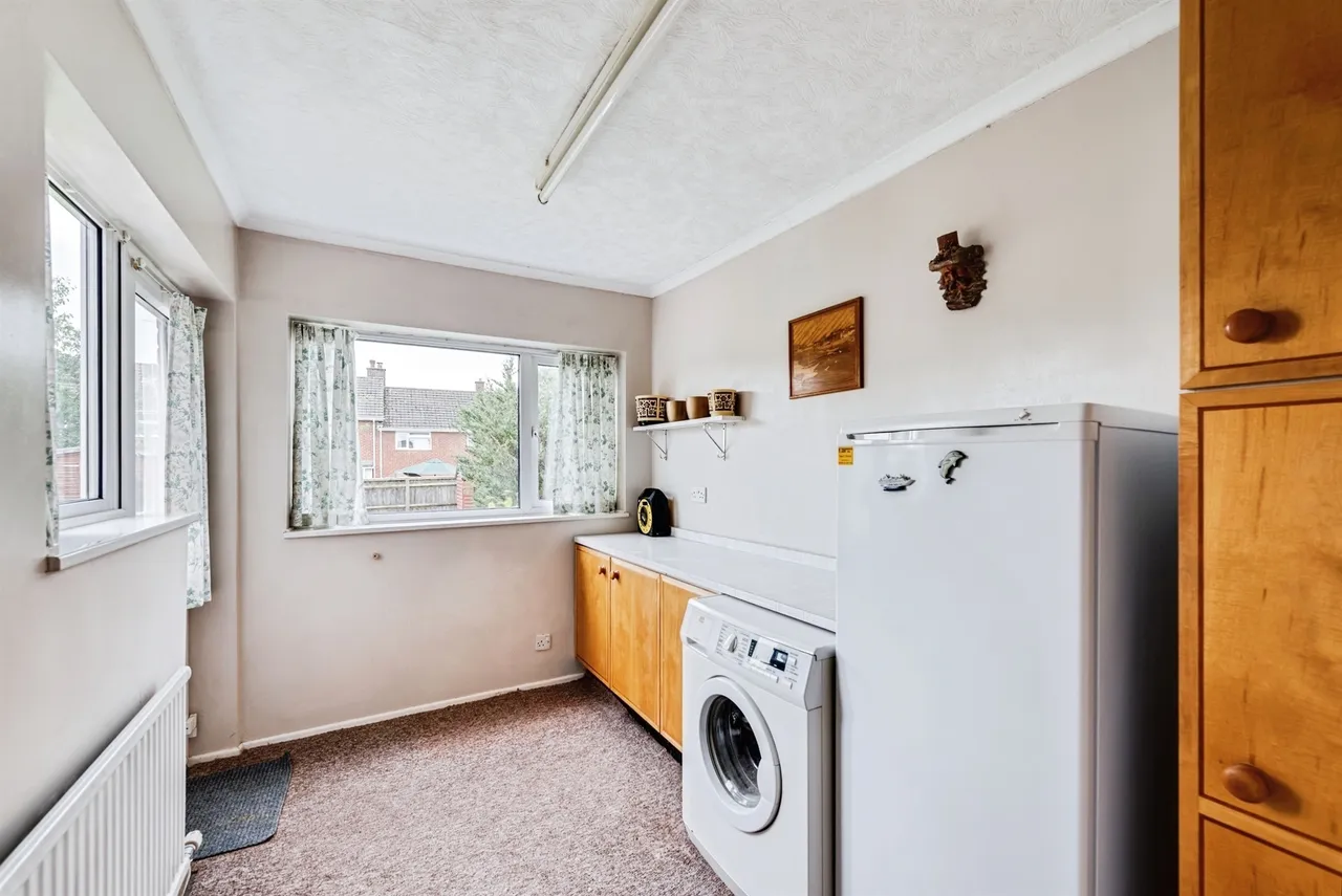 Weedon Road, Swindon, photo 7