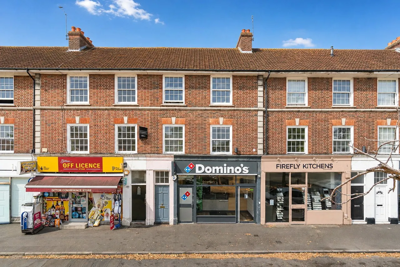 3 bed flat for sale — Hampton Court Way, Thames Ditton, KT7 0LX