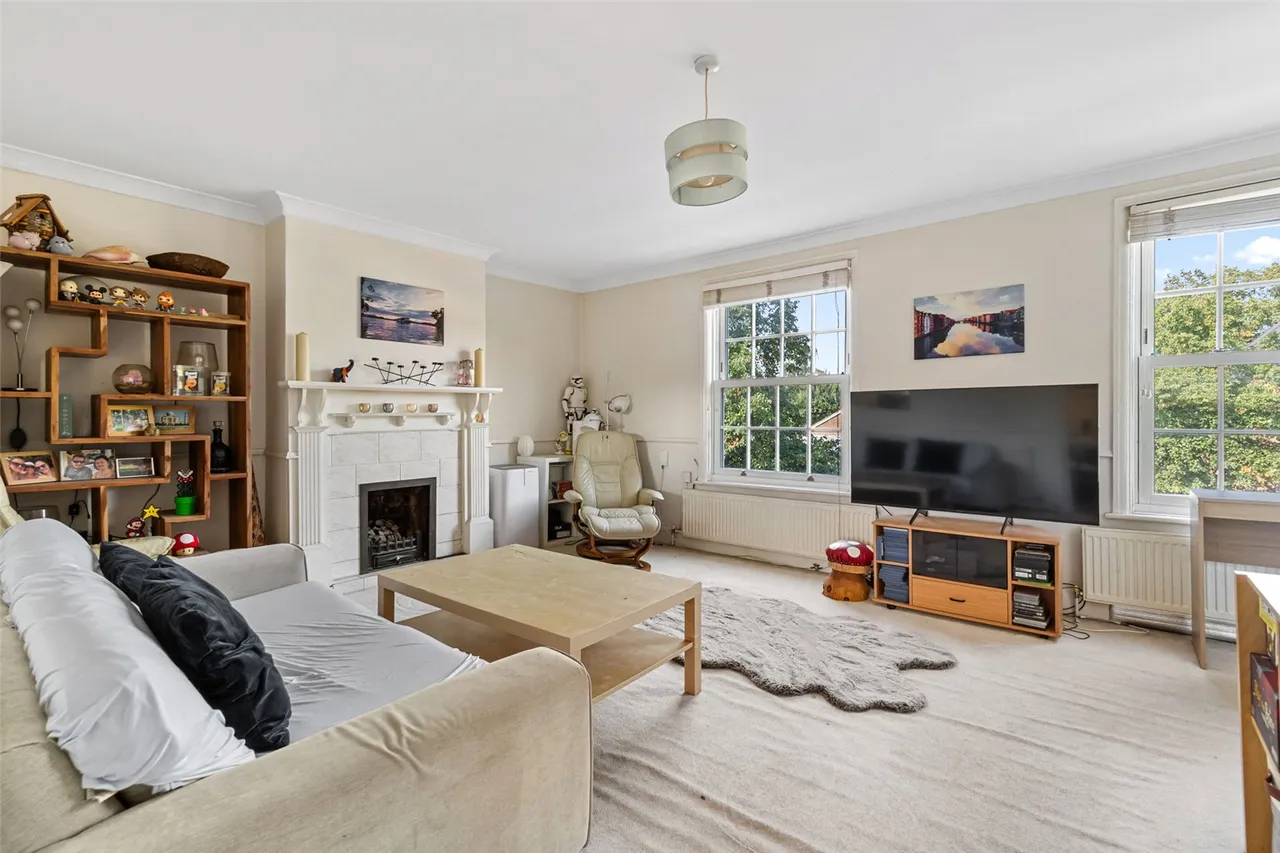 Hampton Court Way, Thames Ditton, KT7 0LX, photo 2