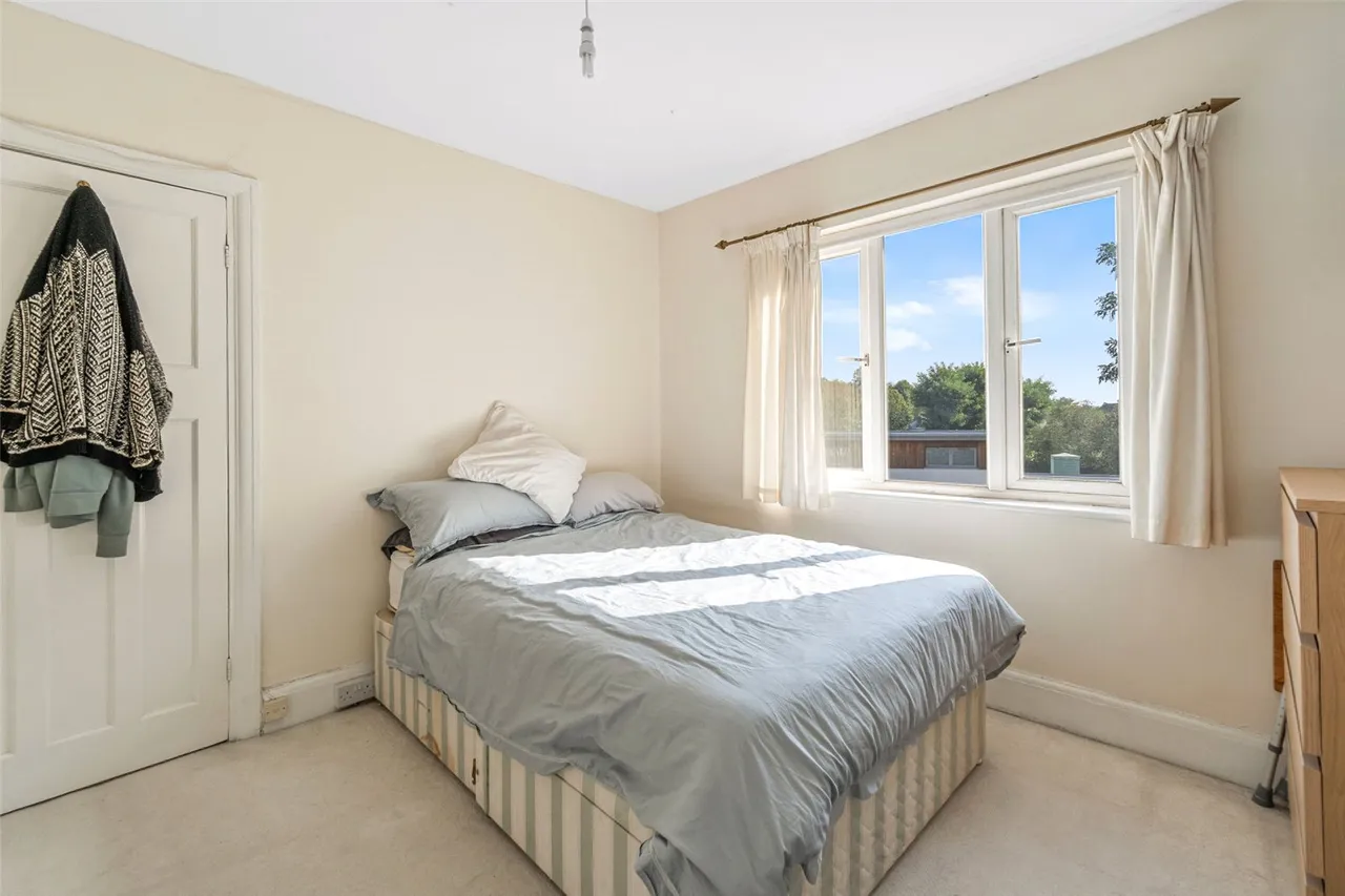 Hampton Court Way, Thames Ditton, KT7 0LX, photo 5