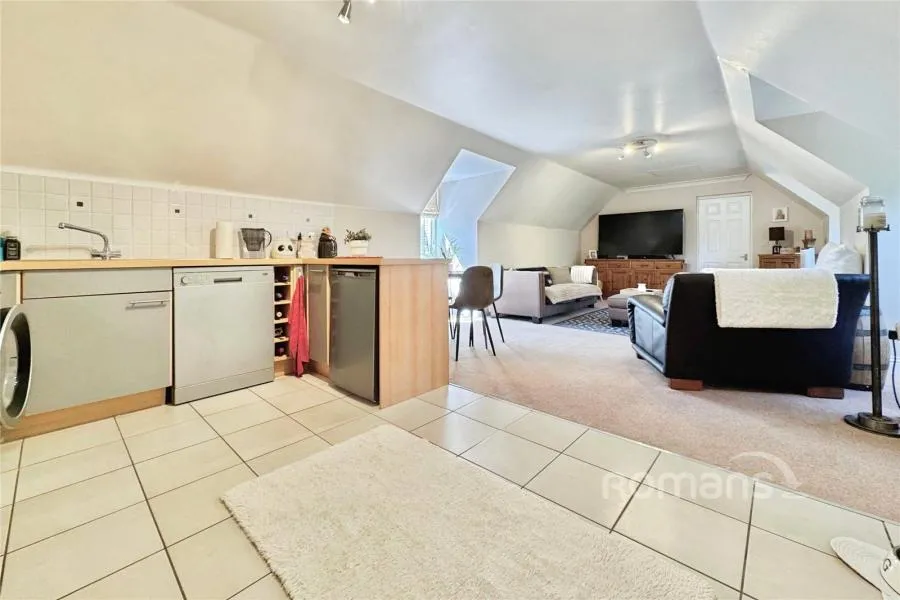 Alford Close, Sandhurst, GU47, photo 5