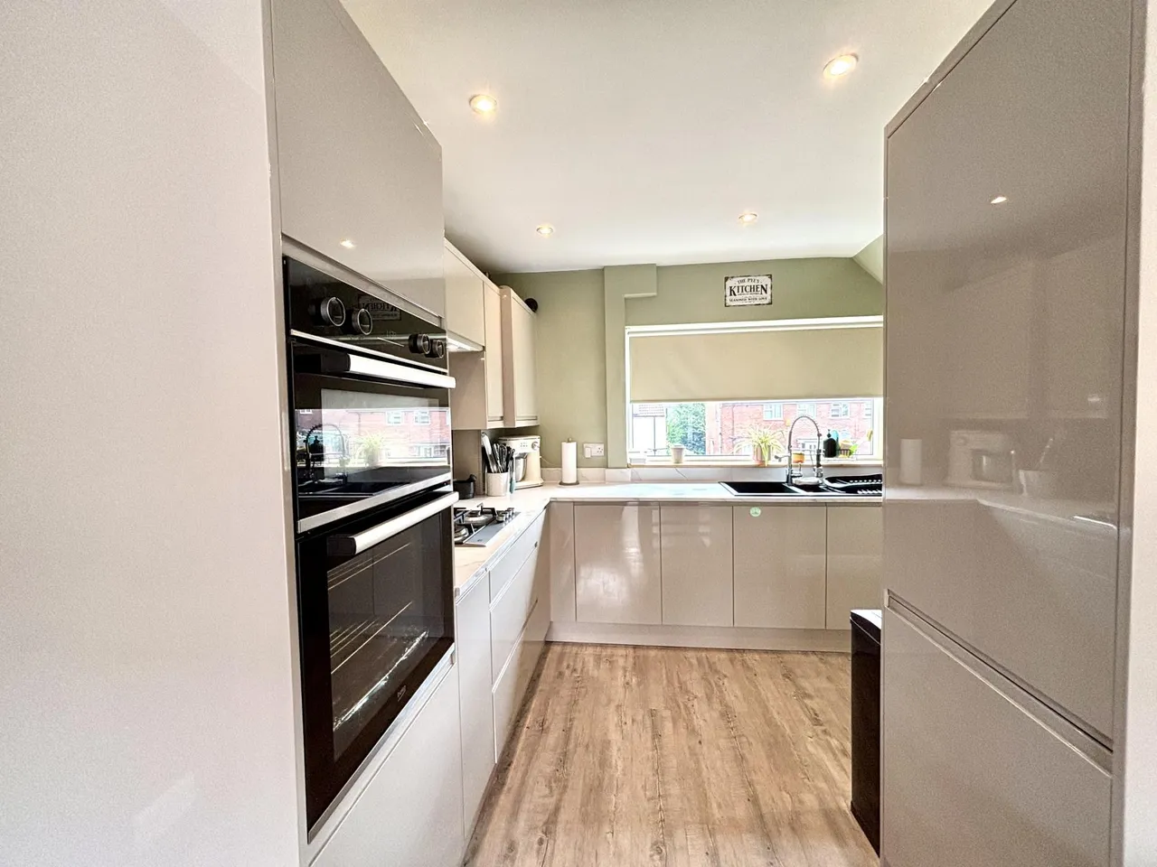 3 bed house for sale, King George Road, Horsforth, LS18
