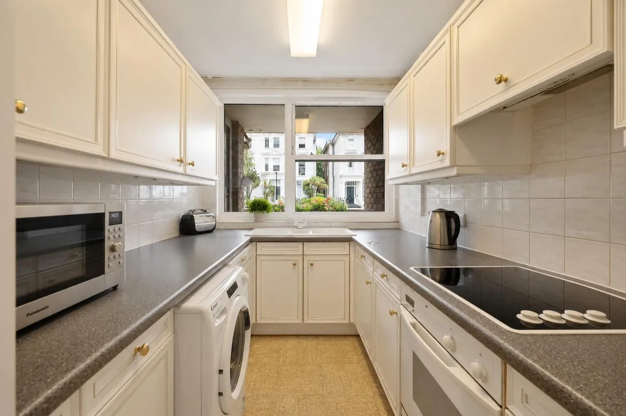 Belsize Grove, London NW3 4XE, photo 5