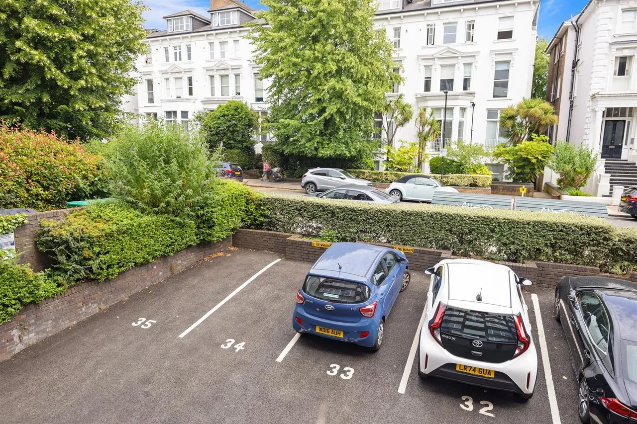 Belsize Grove, London NW3 4XE, photo 13