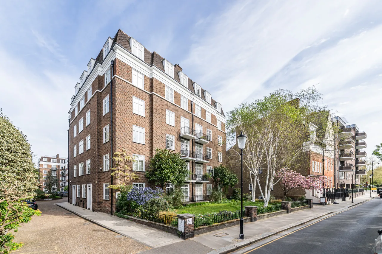 4 bed flat for sale — 42 Cheyne Walk, London, SW3