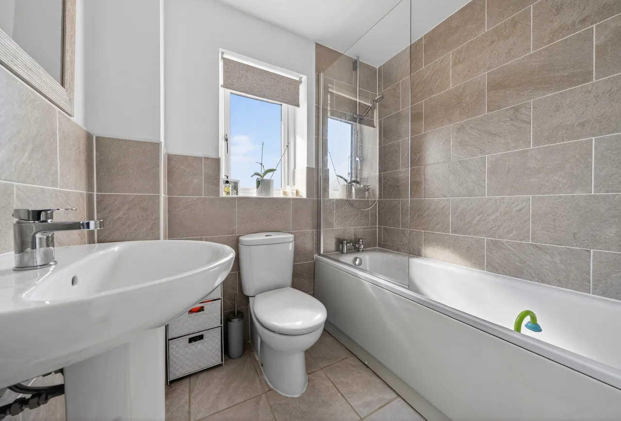 Hawser Road, Tewkesbury, GL20 7FA, photo 5